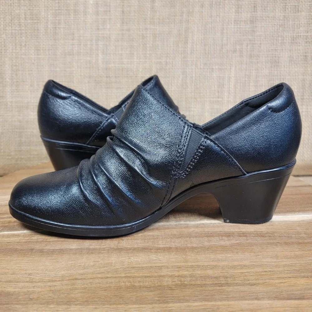 Clarks Emily 2 Cove Leather Slip On Shootie Block Heel Shoes Women's Size 7 Wide